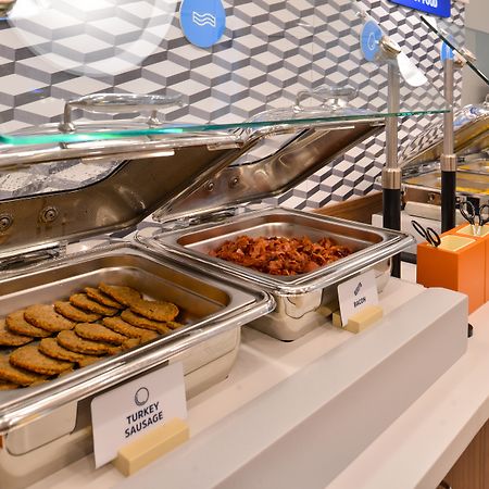 Holiday Inn Express Hotel & Suites Bismarck By Ihg Dış mekan fotoğraf