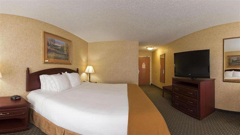 Holiday Inn Express Hotel & Suites Bismarck By Ihg Dış mekan fotoğraf