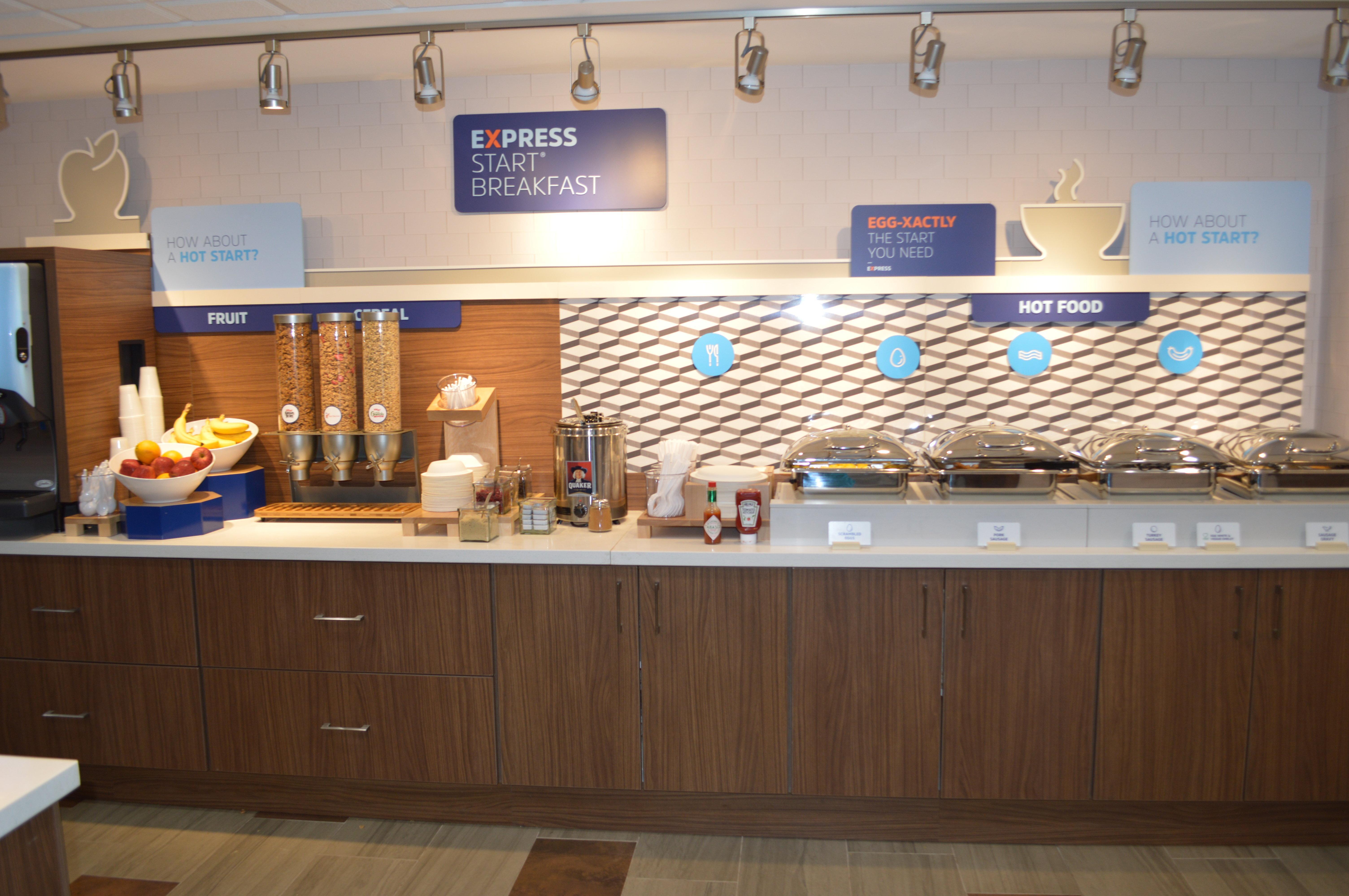 Holiday Inn Express Hotel & Suites Bismarck By Ihg Dış mekan fotoğraf