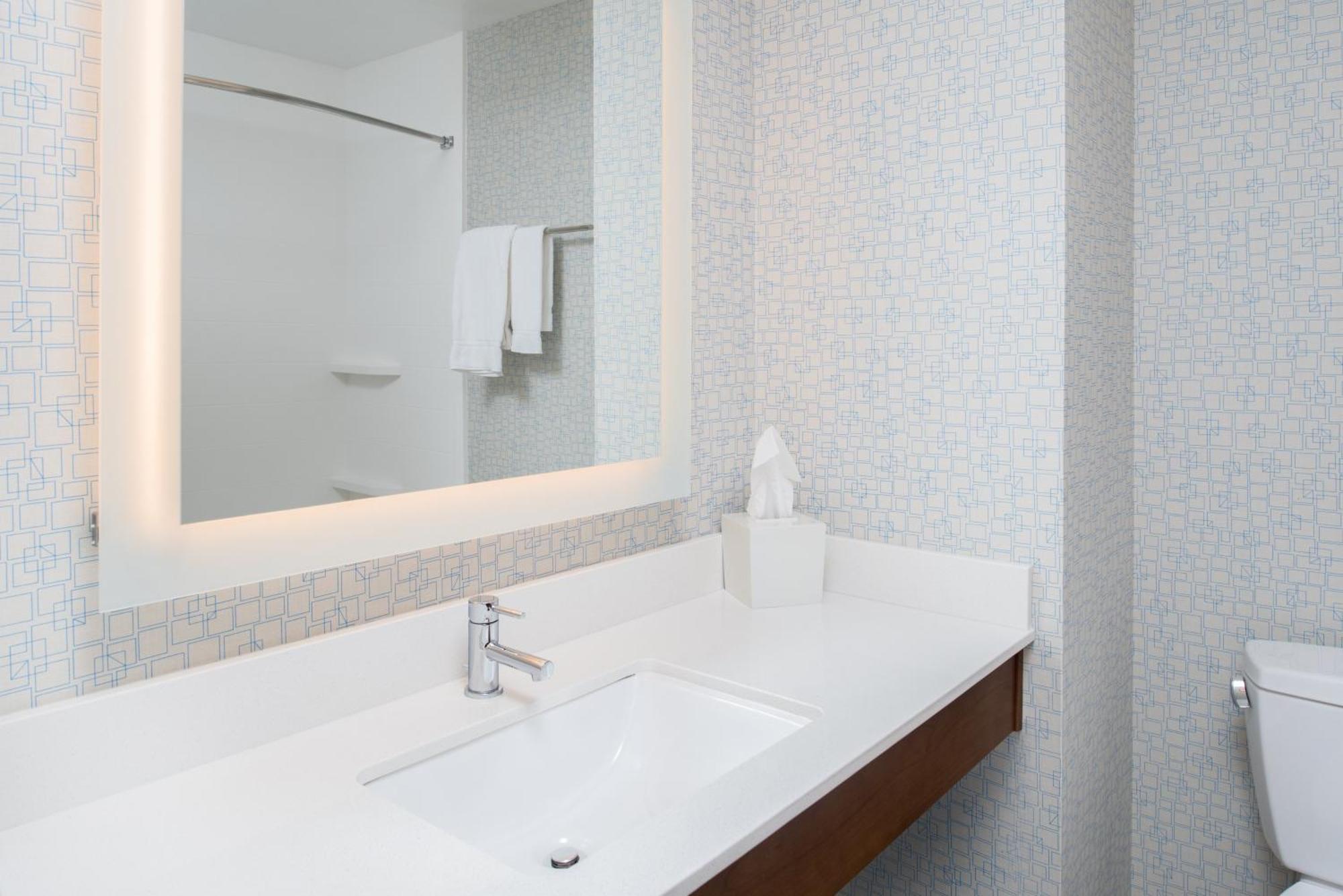 Holiday Inn Express Hotel & Suites Bismarck By Ihg Dış mekan fotoğraf