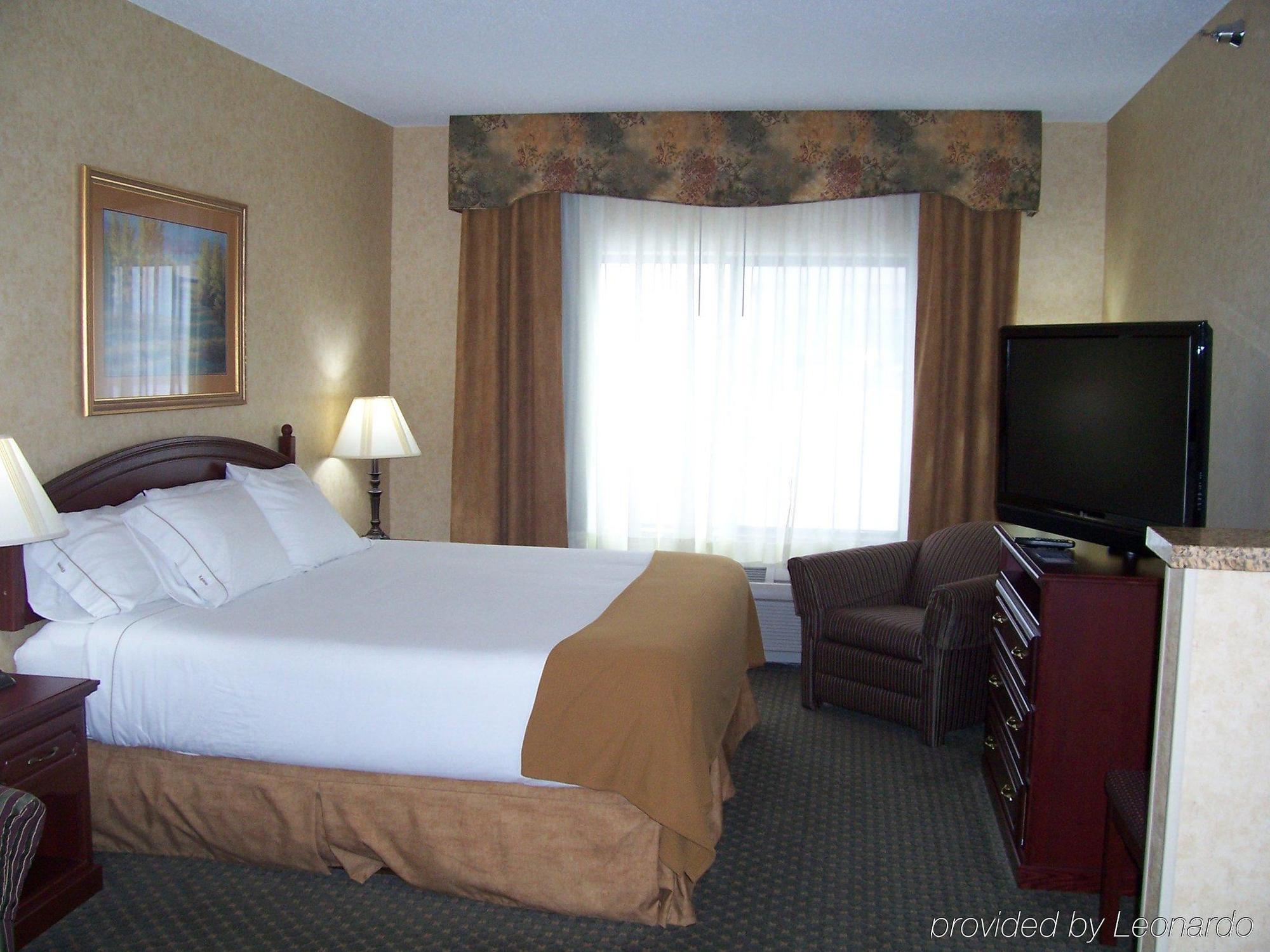 Holiday Inn Express Hotel & Suites Bismarck By Ihg Oda fotoğraf