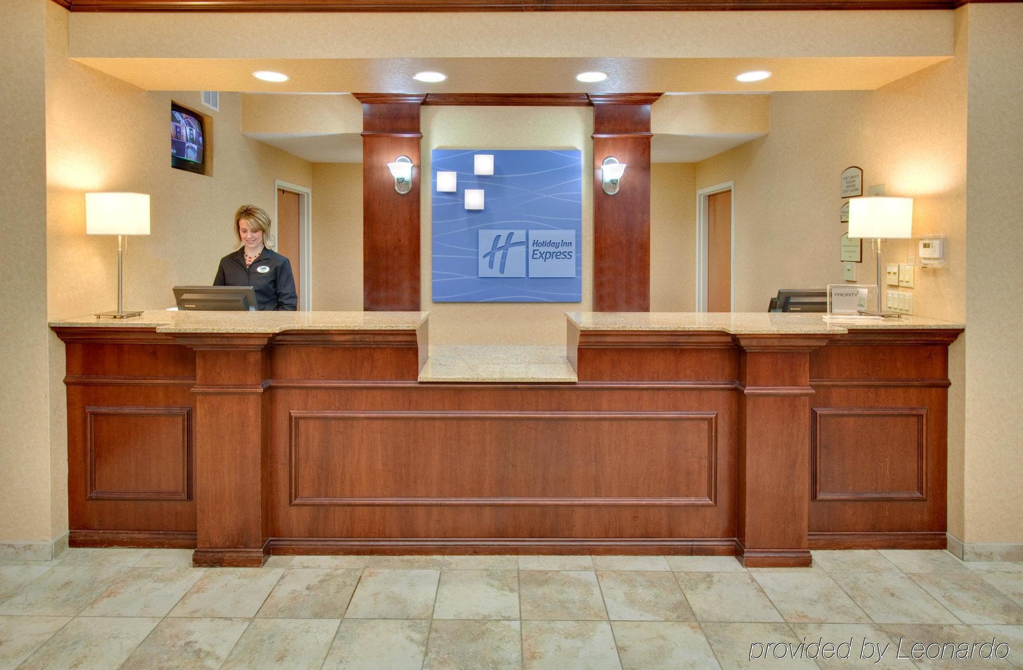 Holiday Inn Express Hotel & Suites Bismarck By Ihg İç mekan fotoğraf