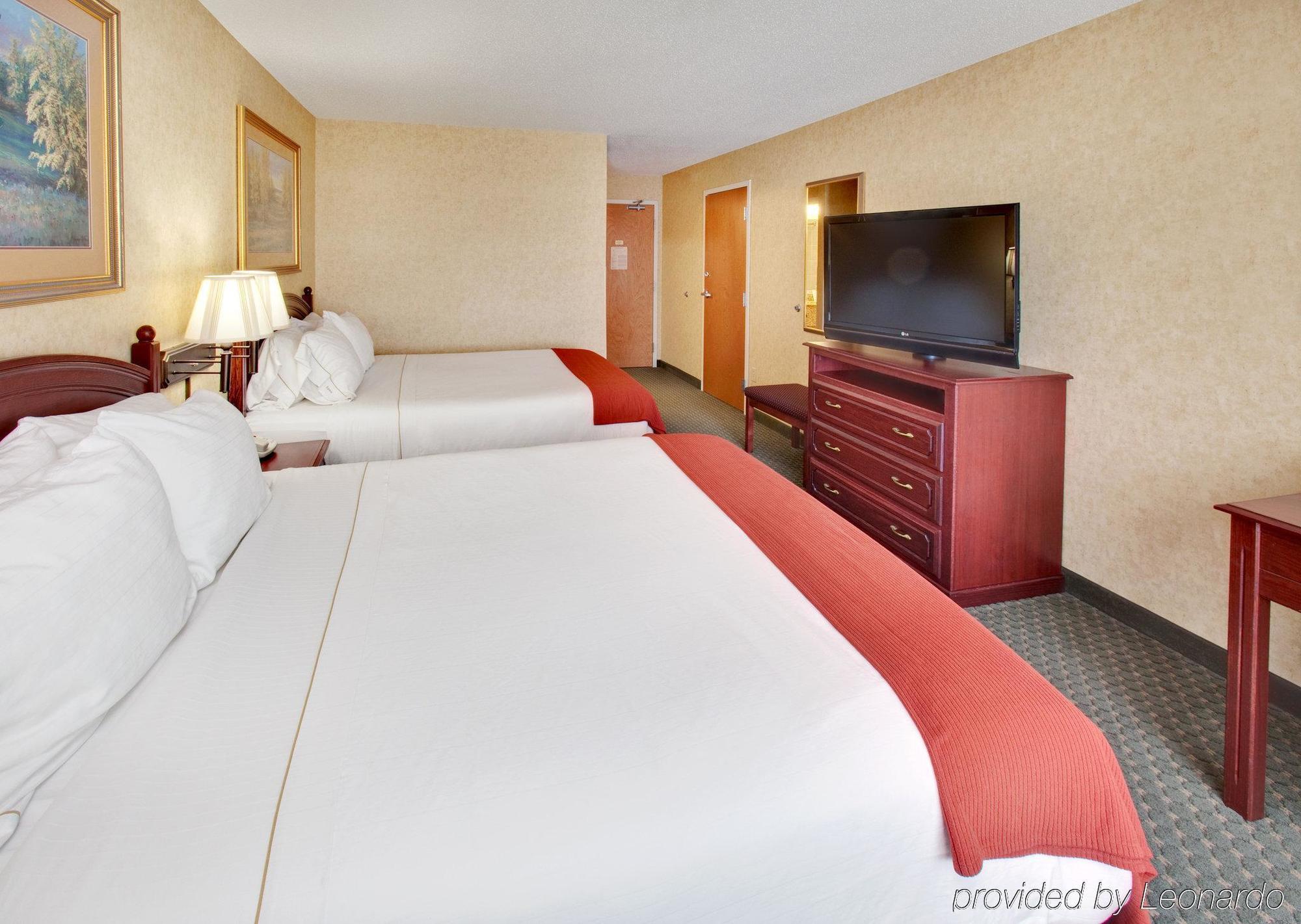 Holiday Inn Express Hotel & Suites Bismarck By Ihg Oda fotoğraf