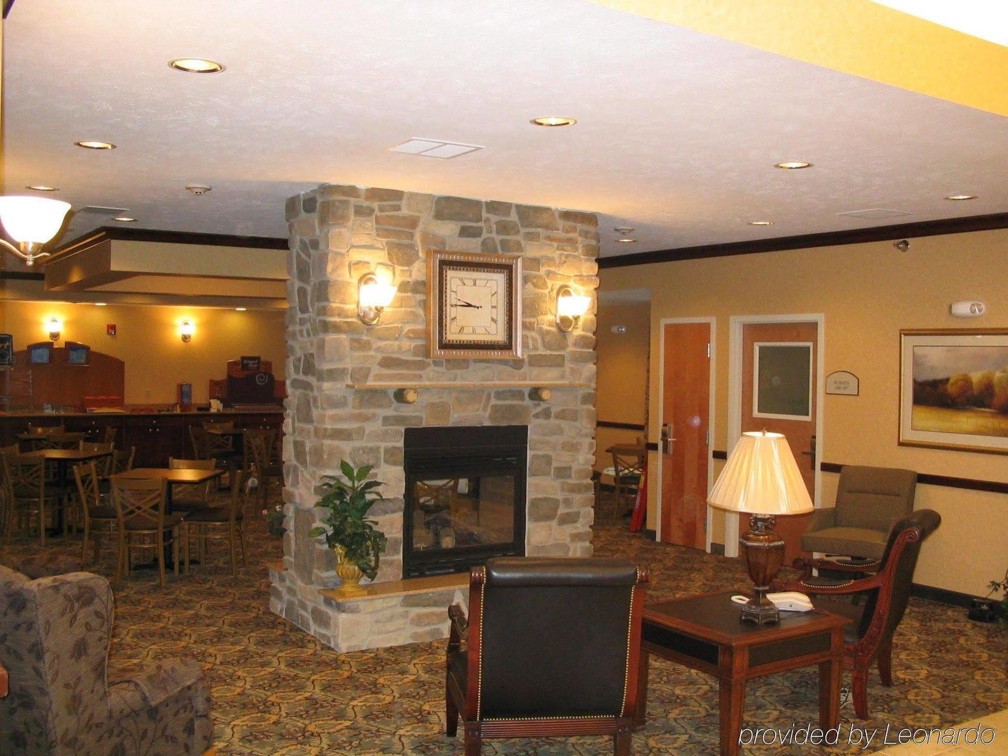 Holiday Inn Express Hotel & Suites Bismarck By Ihg Dış mekan fotoğraf